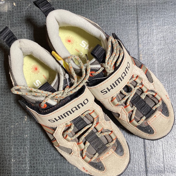 Women’s bike shoes size 36 nwt - Picture 1 of 4